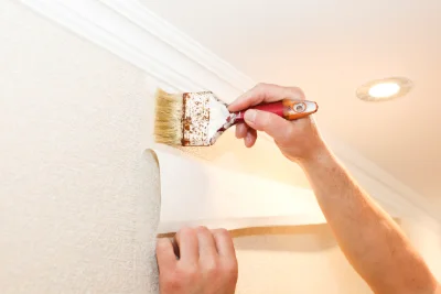 Pose de papier peint à Mela — revêtements muraux et toiles de verre